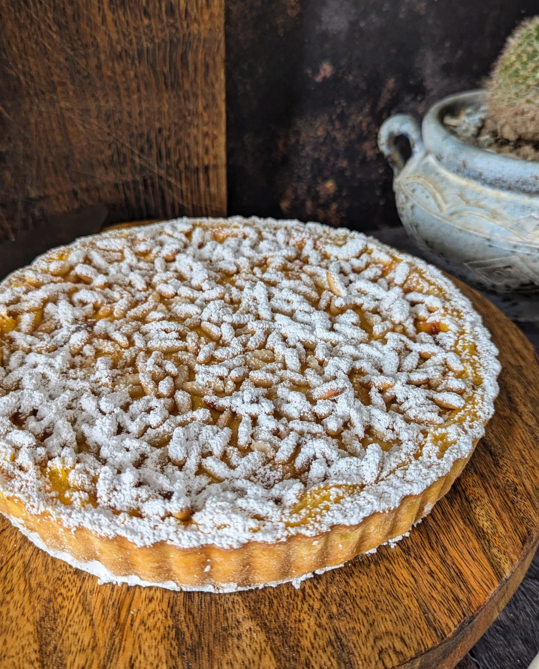 Torta della nonna al profumo di limone