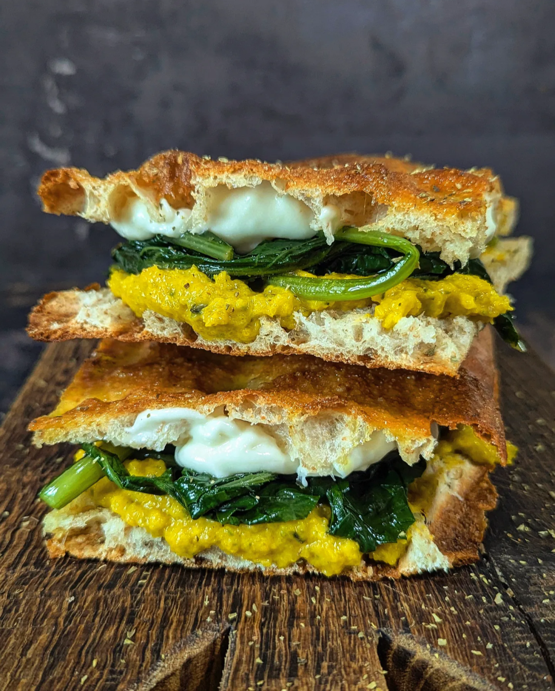 Focaccia crunch crema di zucca catalogna e taleggio