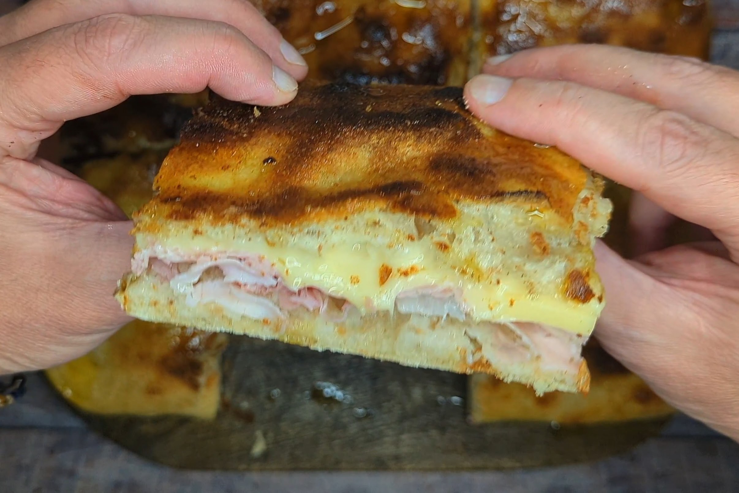 Focaccia Crunch con prosciutto cotto e Emmental